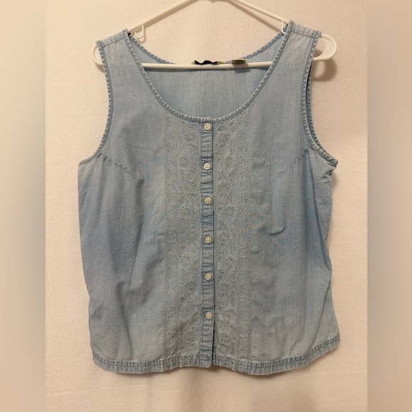 Eddie Bauer Embroidered Sleeveless Boho Blouse Button Up Chambray‎ Size Large - Picture 1 of 4
